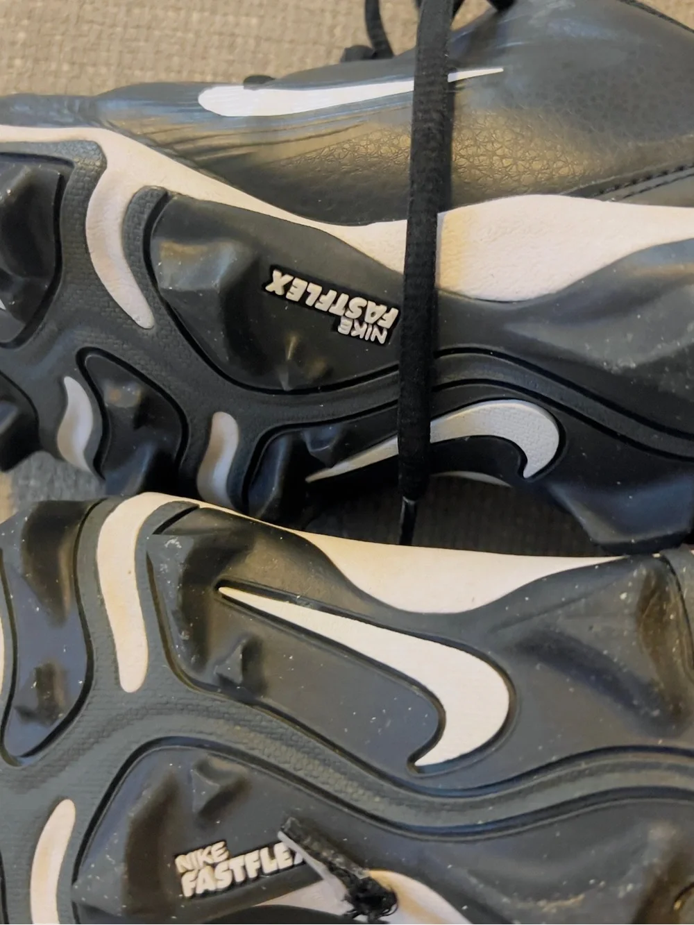 Nike Kids size 4 Diamond 💎 Clutch BG ⚾️Cleats